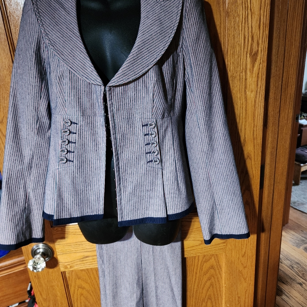 Nannette lepore pant suit size 10